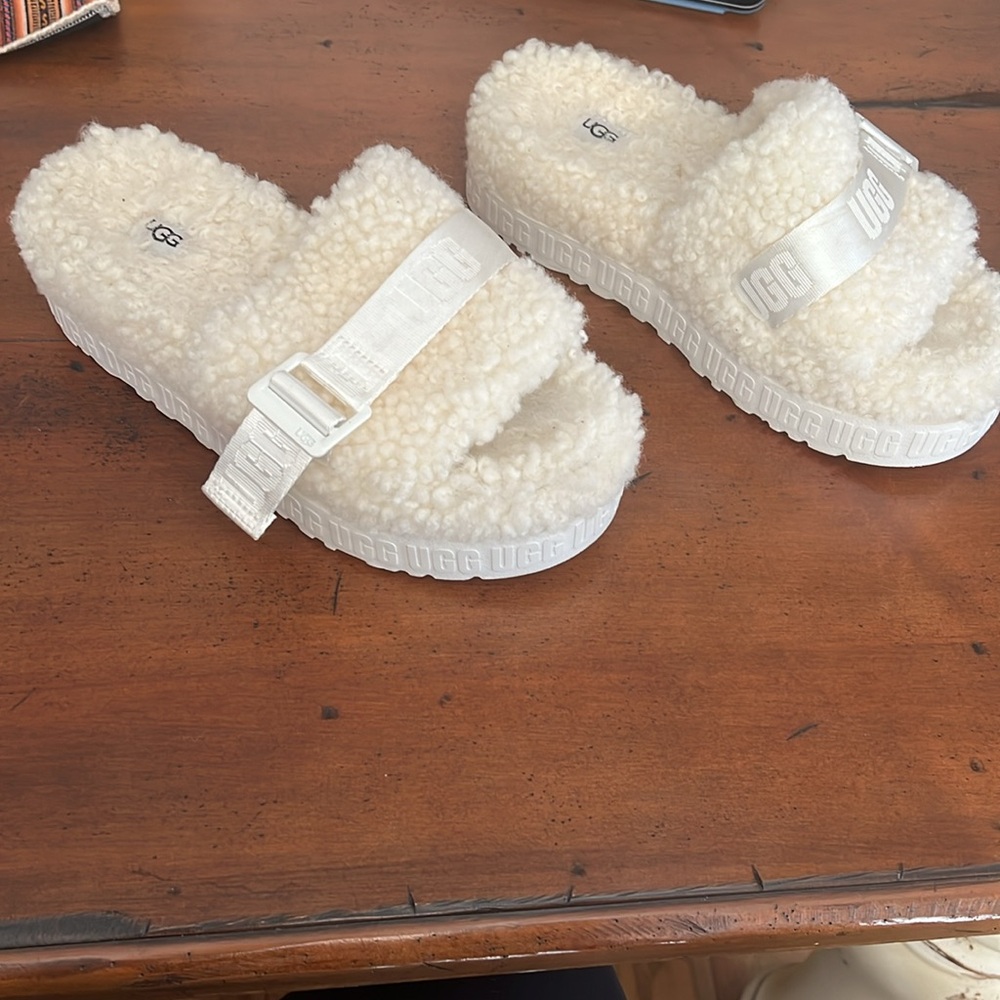 Ugg Sherling White Size 9 Platform Slides - image 3